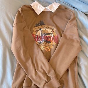 Brown collar light weight shirt / sweater